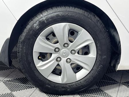 2013-Hyundai-Elantra-16-GLS-Premium_7