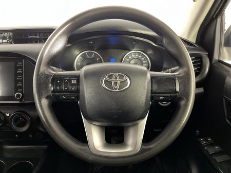 2020-Toyota-Hilux-24-GD-6-Raised-Body-SRX-Auto-Double-Cab_12