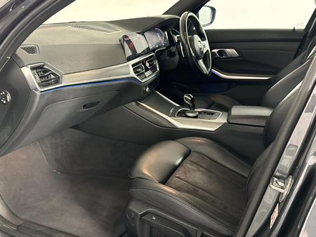 2021-BMW-3-Series-320i-M-Mzansi-Edition-Auto-g20_8