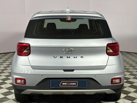 2022-Hyundai-Venue-12-Motion_17