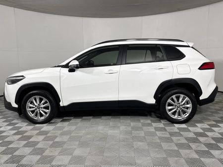 2023-Toyota-Corolla-Cross-18-XS_16