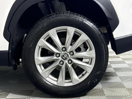 2023-Toyota-Corolla-Cross-18-XS_6