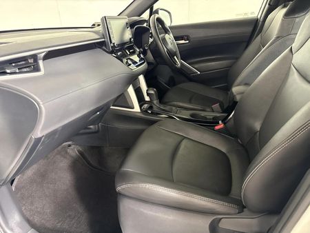 2023-Toyota-Corolla-Cross-18-XS_8