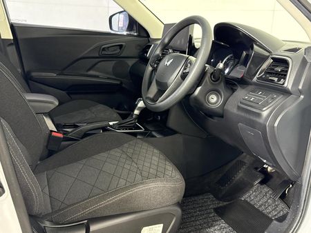 2025-Mahindra-XUV-3XO-12T-MX3-Auto_9