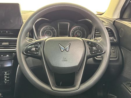 2025-Mahindra-XUV-3XO-12T-MX3-Auto_12