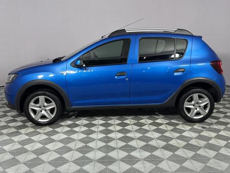 2015-Renault-Sandero-900T-Stepway_19