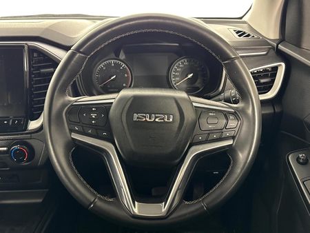 2023-Isuzu-D-Max-19-DDI-HR-LS-Auto-Double-Cab_10