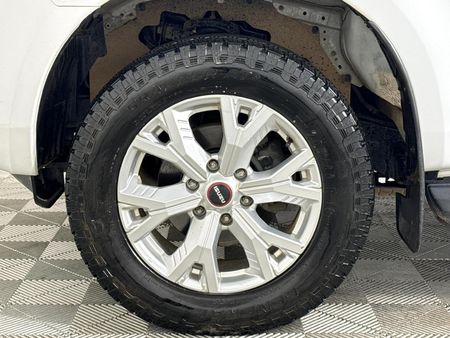 2023-Isuzu-D-Max-19-DDI-HR-LS-Auto-Double-Cab_4