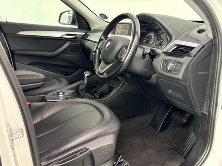2016-BMW-X1-sDrive18i-Auto_9