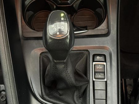 2016-BMW-X1-sDrive18i-Auto_10