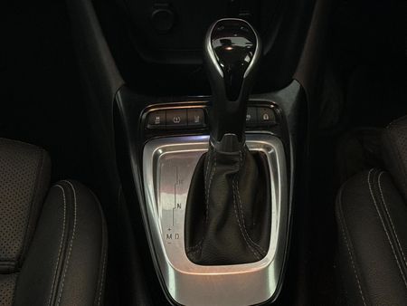 2022-Opel-Crossland-X-12T-GS-Line-Auto_10