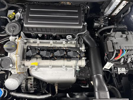 2024-Volkswagen-Polo-Vivo-16-Comfortline-Auto-5-dr_13