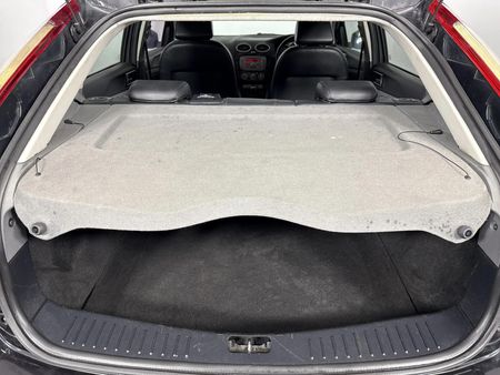 2010-Ford-Focus-18-Si-5-dr_13
