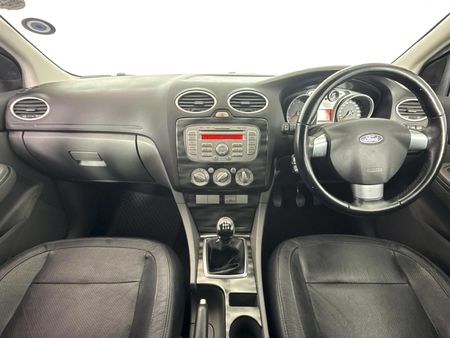 2010-Ford-Focus-18-Si-5-dr_1