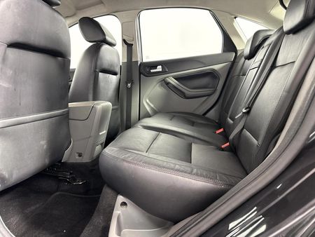 2010-Ford-Focus-18-Si-5-dr_3