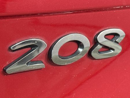 2014-Peugeot-208-12-VTi-Access-5-dr_11