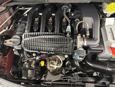 2014-Peugeot-208-12-VTi-Access-5-dr_13