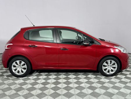 2014-Peugeot-208-12-VTi-Access-5-dr_16
