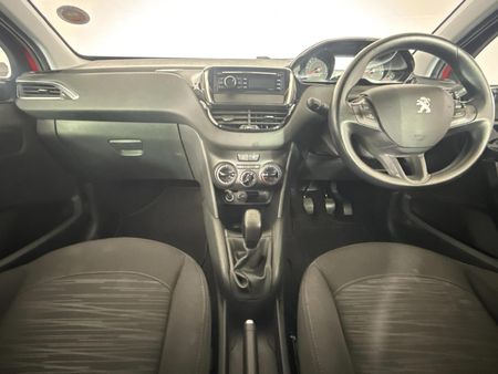2014-Peugeot-208-12-VTi-Access-5-dr_1