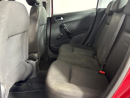 2014-Peugeot-208-12-VTi-Access-5-dr_3