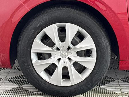 2014-Peugeot-208-12-VTi-Access-5-dr_4