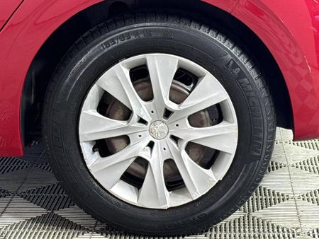 2014-Peugeot-208-12-VTi-Access-5-dr_6
