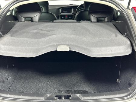 2014-Volvo-V40-D2-Excel_13