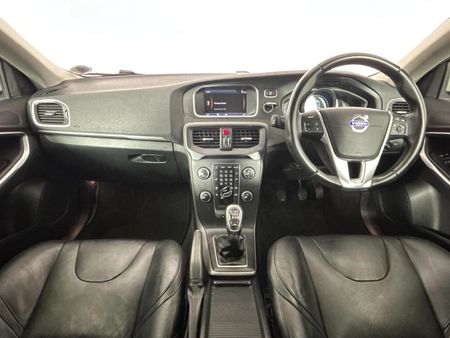 2014-Volvo-V40-D2-Excel_1