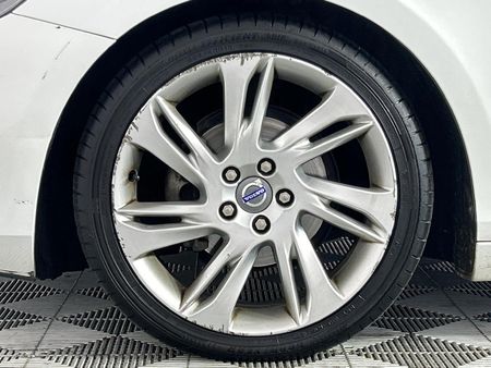 2014-Volvo-V40-D2-Excel_4