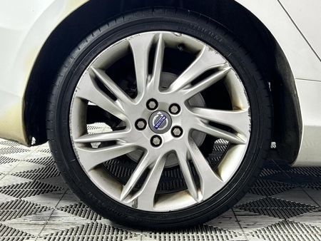 2014-Volvo-V40-D2-Excel_7