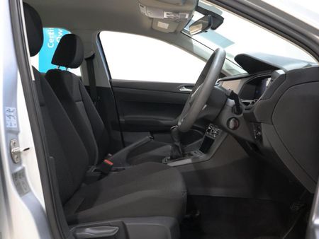 2025-Volkswagen-Polo-10-TSI_11