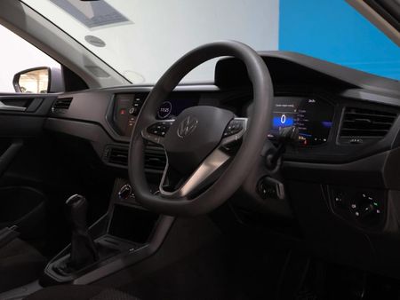 2025-Volkswagen-Polo-10-TSI_12