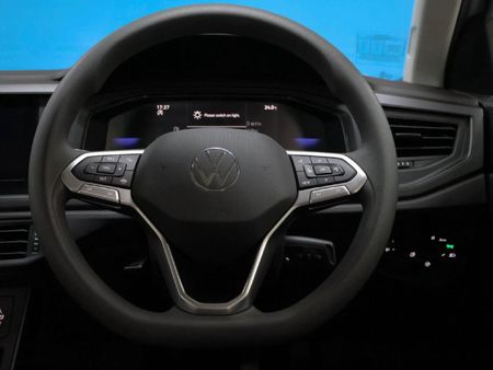 2025-Volkswagen-Polo-10-TSI_13