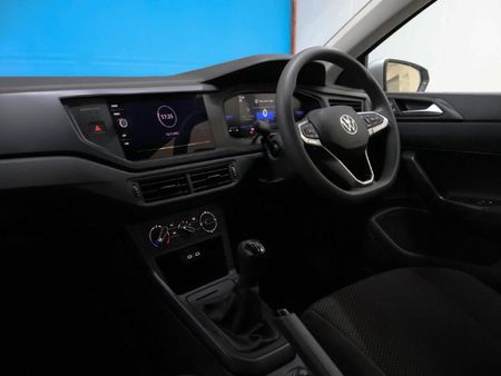 2025-Volkswagen-Polo-10-TSI_14