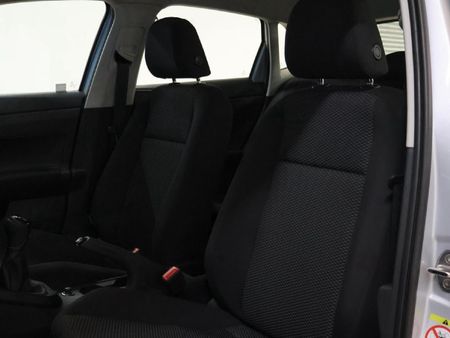 2025-Volkswagen-Polo-10-TSI_17