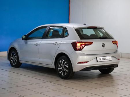 2025-Volkswagen-Polo-10-TSI_6