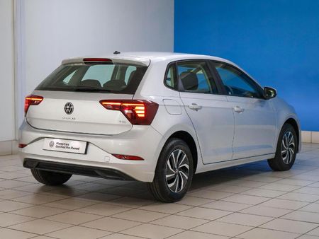 2025-Volkswagen-Polo-10-TSI_8