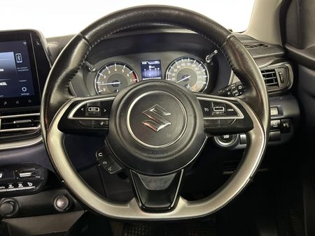 2024-Suzuki-Baleno-15-GLX_10