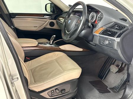 2010-BMW-X6-xDrive35i_9