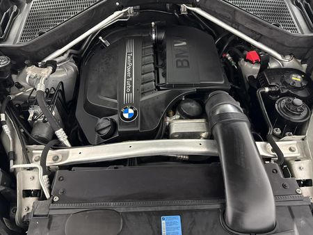 2010-BMW-X6-xDrive35i_15