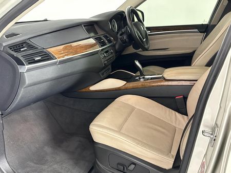 2010-BMW-X6-xDrive35i_8