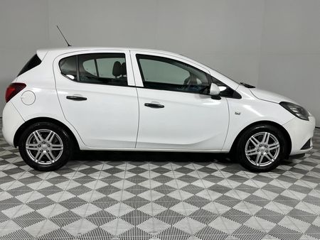 2017-Opel-Corsa-10T-EcoFlex-Essentia-5-dr_17