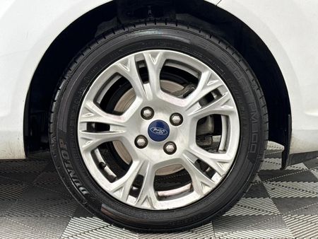 2017-Ford-Fiesta-10-EcoBoost-Trend-5-dr_5