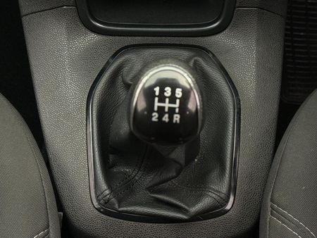 2017-Ford-Fiesta-10-EcoBoost-Trend-5-dr_8