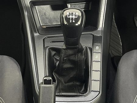 2022-Volkswagen-Polo-Classic-16-Life_7