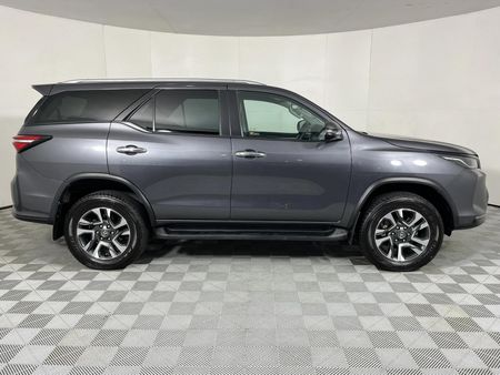 2025-Toyota-Fortuner-24-GD-6-RB-Auto_14