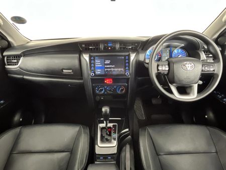 2025-Toyota-Fortuner-24-GD-6-RB-Auto_1