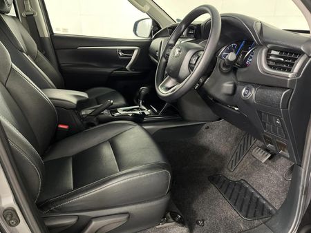 2025-Toyota-Fortuner-24-GD-6-RB-Auto_6