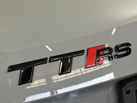 2023-Audi-TT-RS-Coupe-quattro-Auto-294kW_10