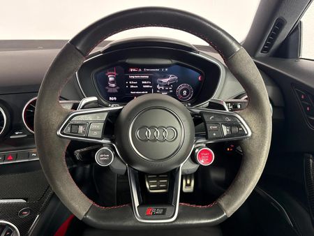 2023-Audi-TT-RS-Coupe-quattro-Auto-294kW_11